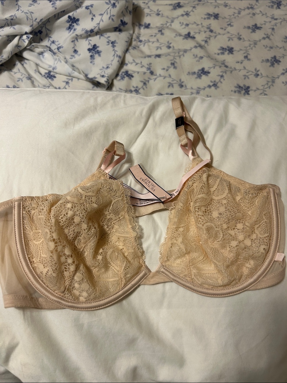 Victoria's Secret Beige Lace Underwire Bra